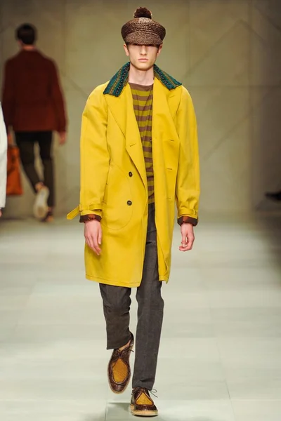 Look 30